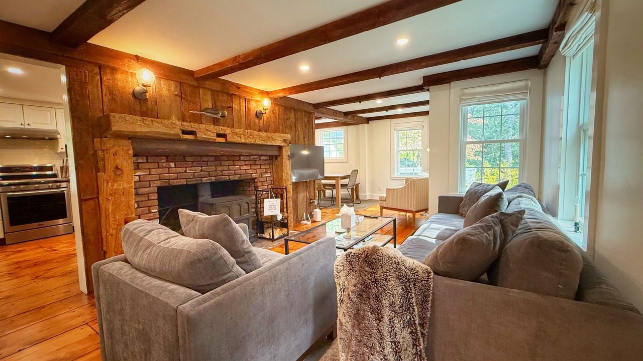 Photo of Livingroom in Yarmouth Port