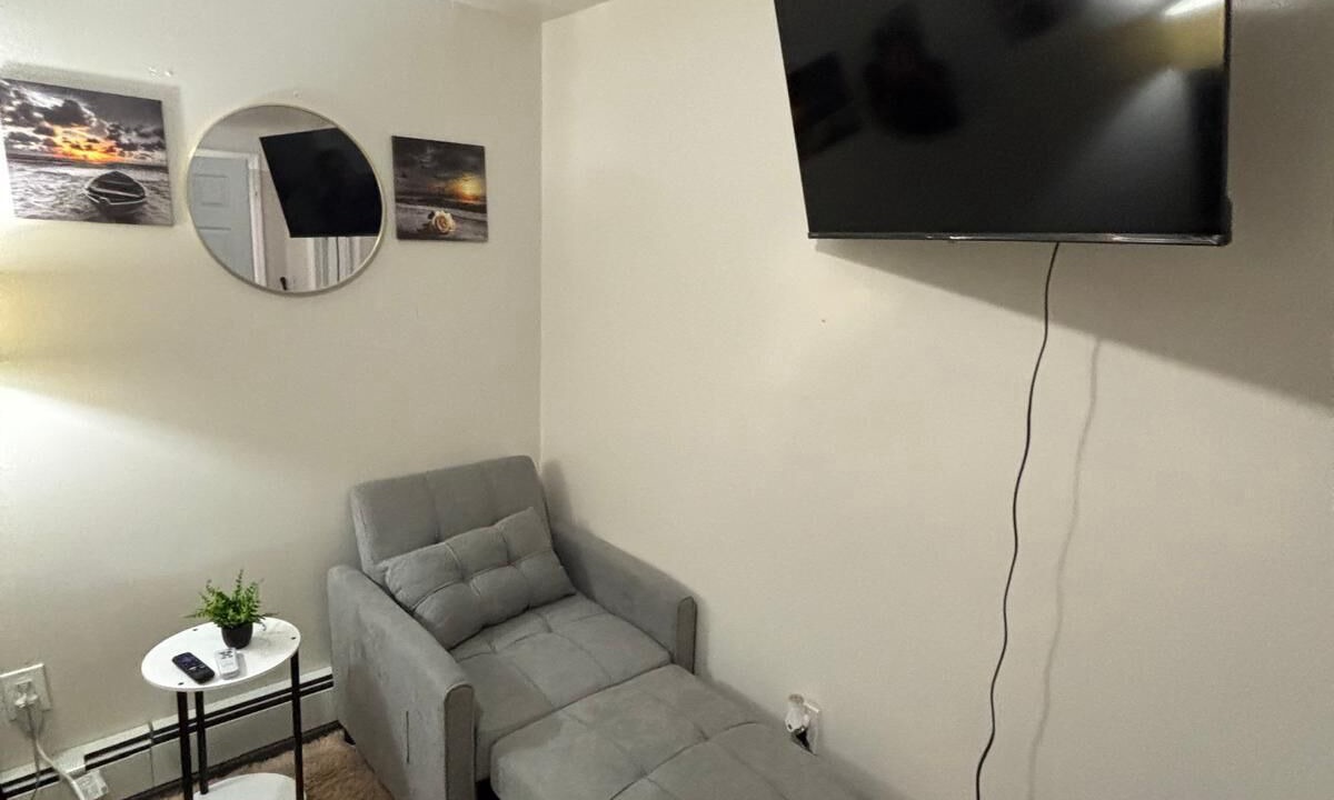 Photo of Livingroom in Ironbound District