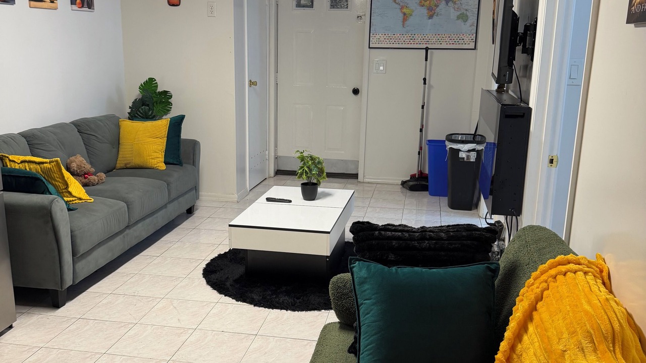 Photo of Livingroom in Ironbound District