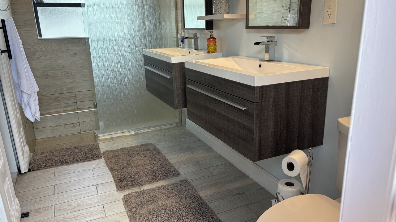 Photo of Bathroom in Coral Springs