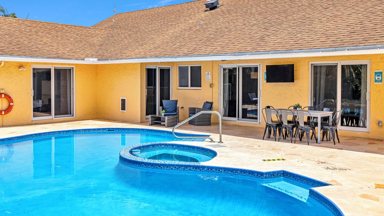 Photo of Outdoor in Tropic Palms