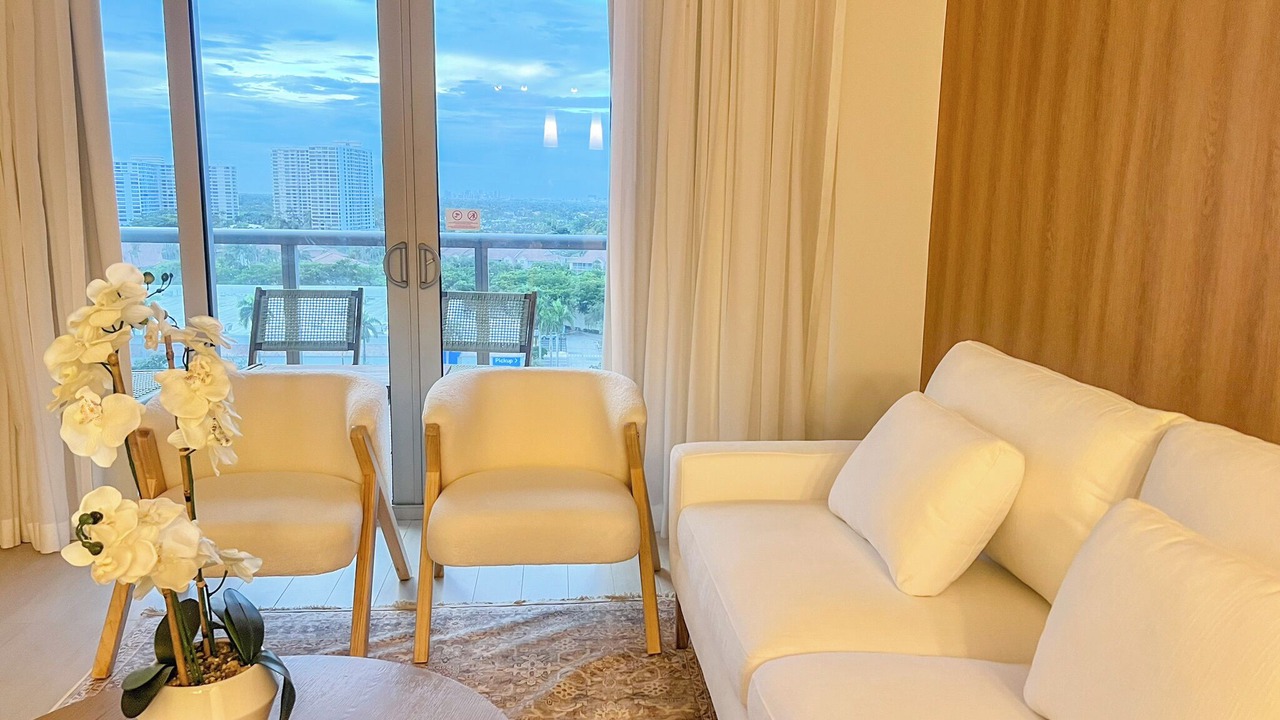 Photo of Livingroom in Hallandale Beach