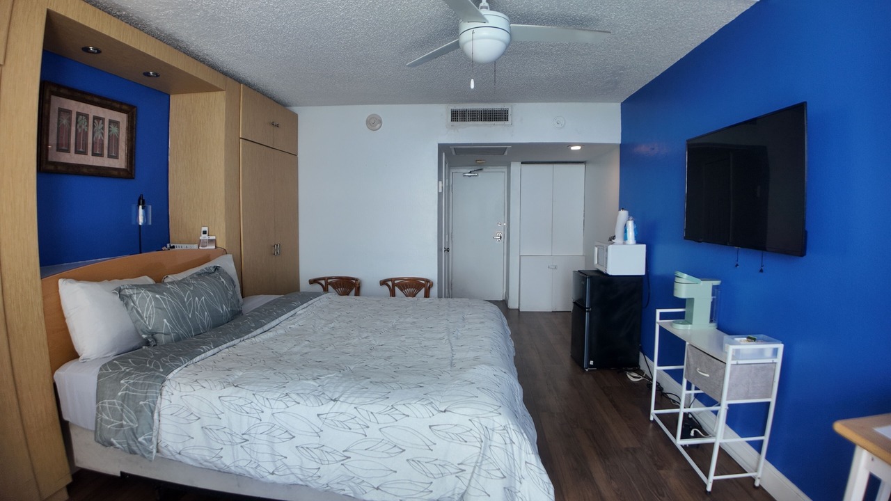 Photo of Bedroom in Bermuda Riviera