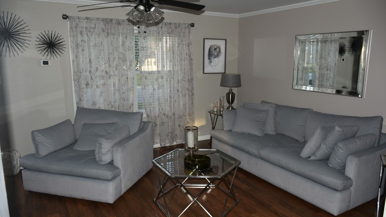 Photo of Livingroom in Milton
