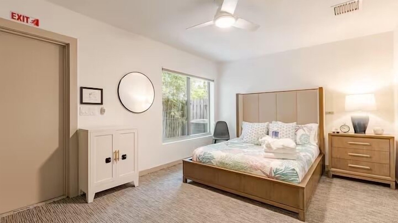 Photo of Bedroom in Lauderdale-by-the-Sea