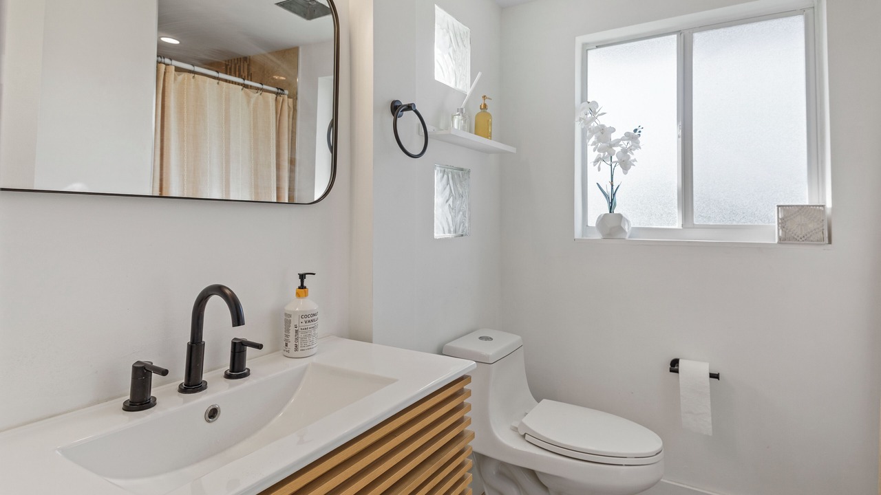 Photo of Bathroom in Riverside Park