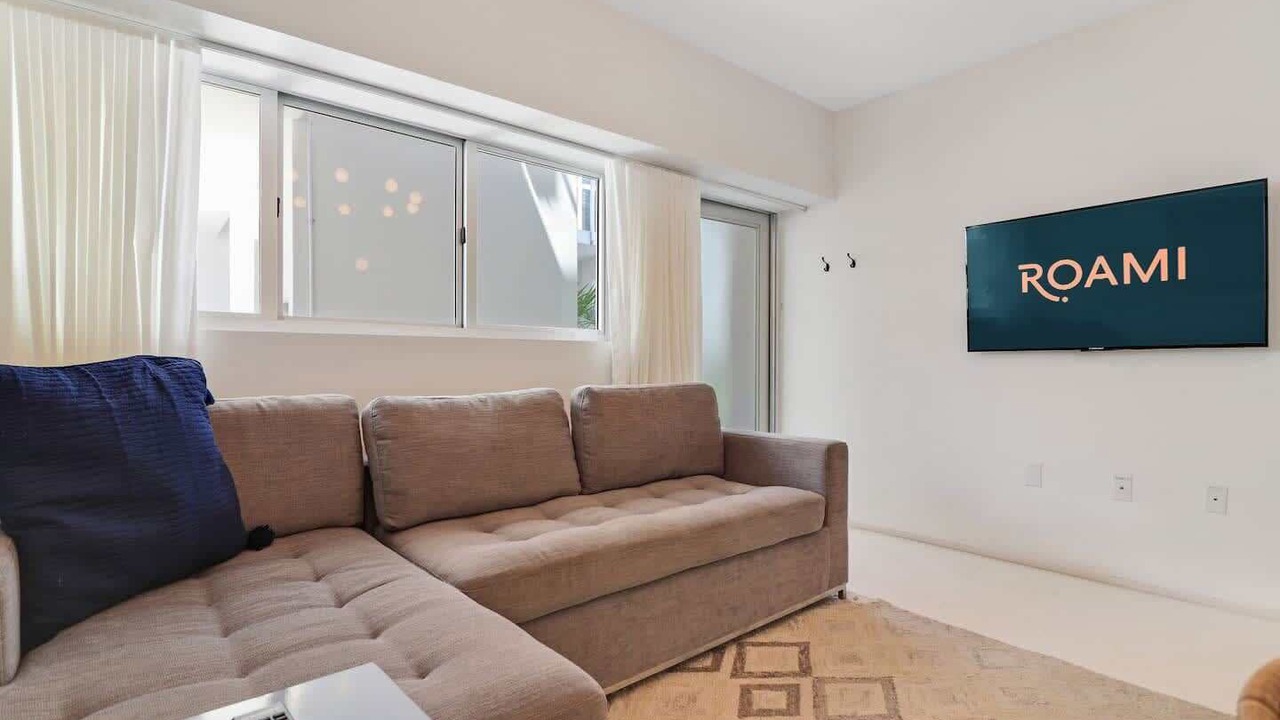 Photo of Livingroom in South Pointe