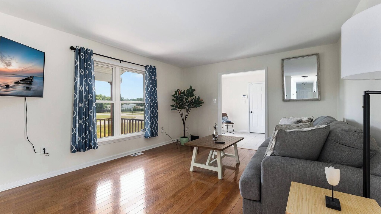 Photo of Livingroom in Dennis
