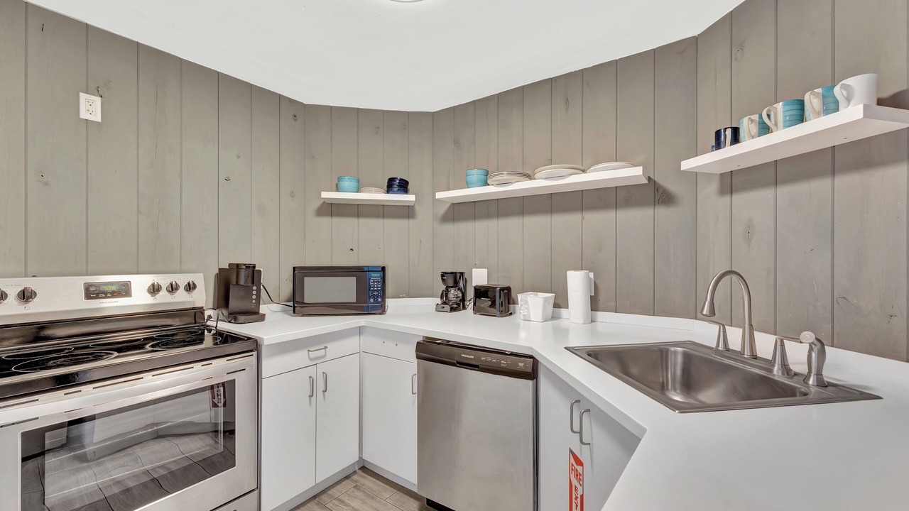 Photo of Kitchen in Bermuda Riviera