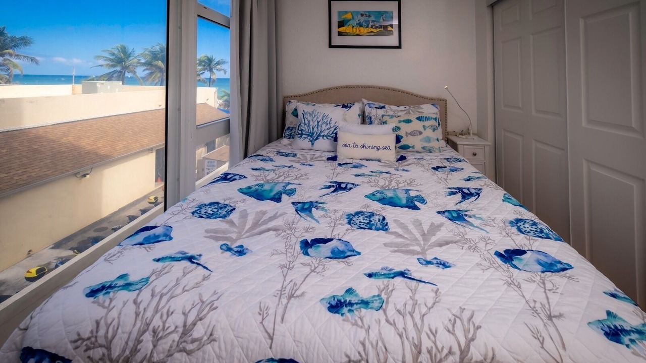 Photo of Bedroom in Bermuda Riviera