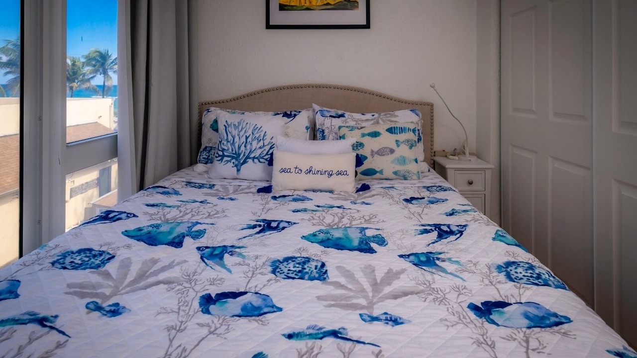 Photo of Bedroom in Bermuda Riviera
