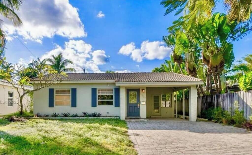 Photo of Outdoor in Poinsettia Heights