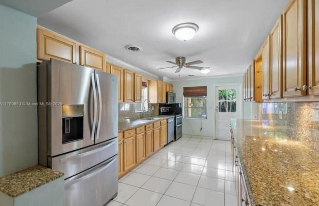 Photo of Kitchen in Poinsettia Heights