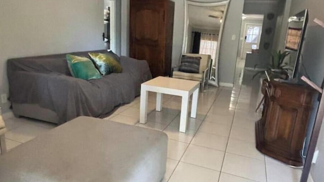 Photo of Livingroom in Poinsettia Heights