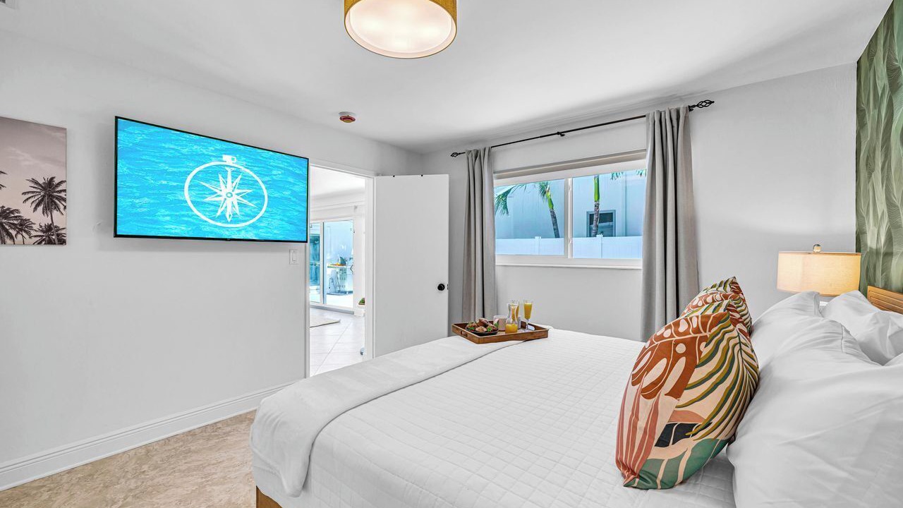 Photo of Bedroom in Lauderdale Beach