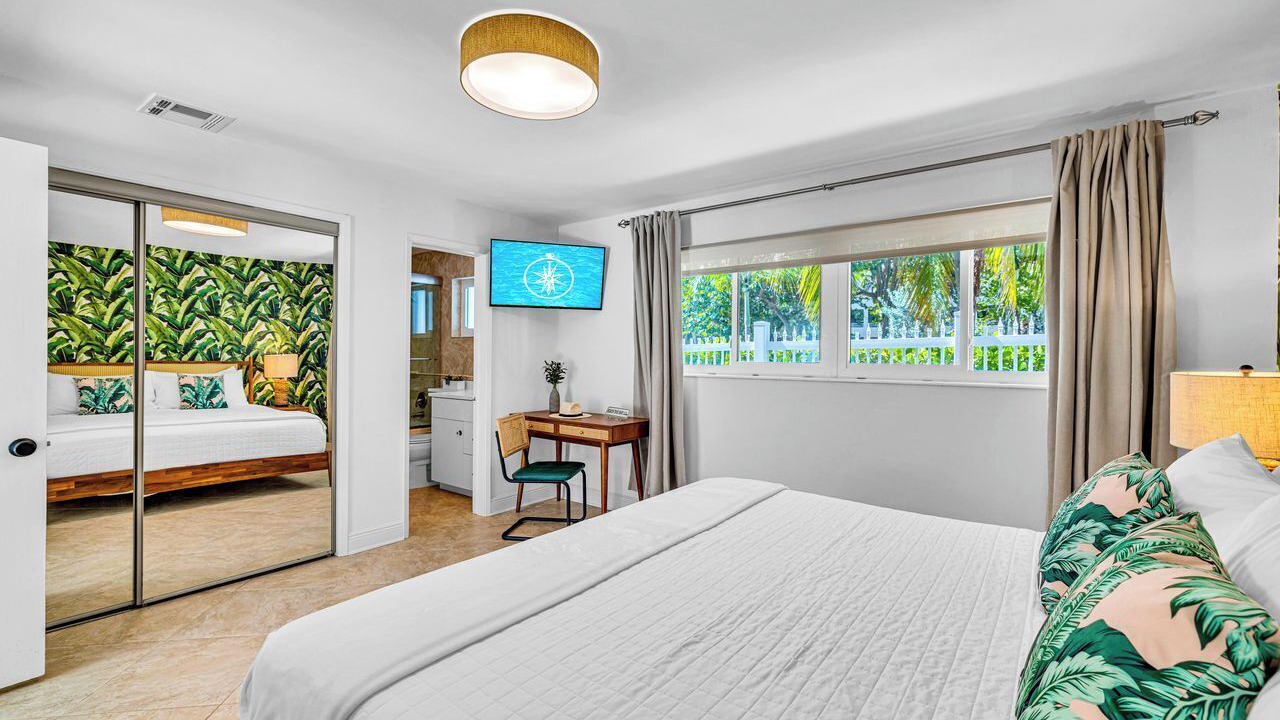 Photo of Bedroom in Lauderdale Beach