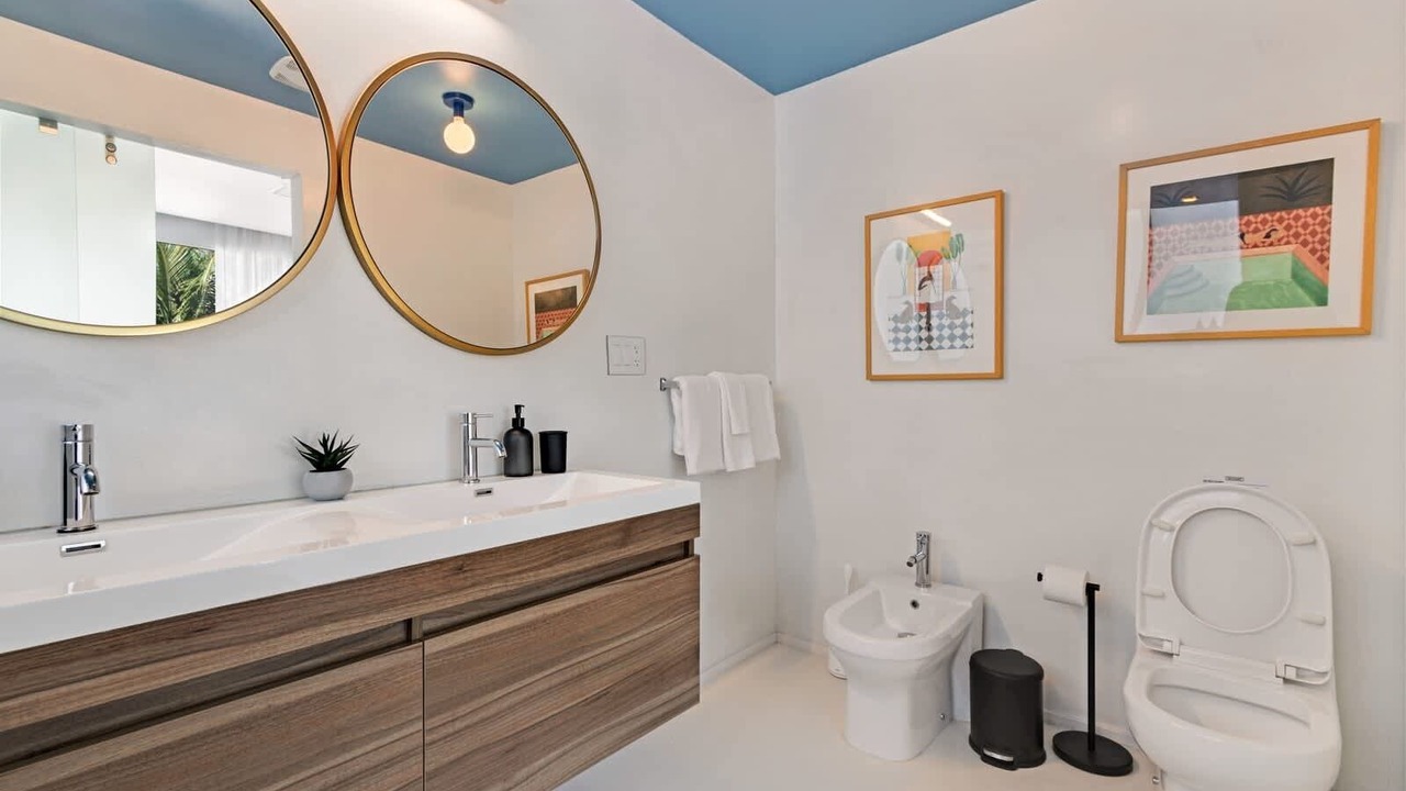 Photo of Bathroom in South Pointe