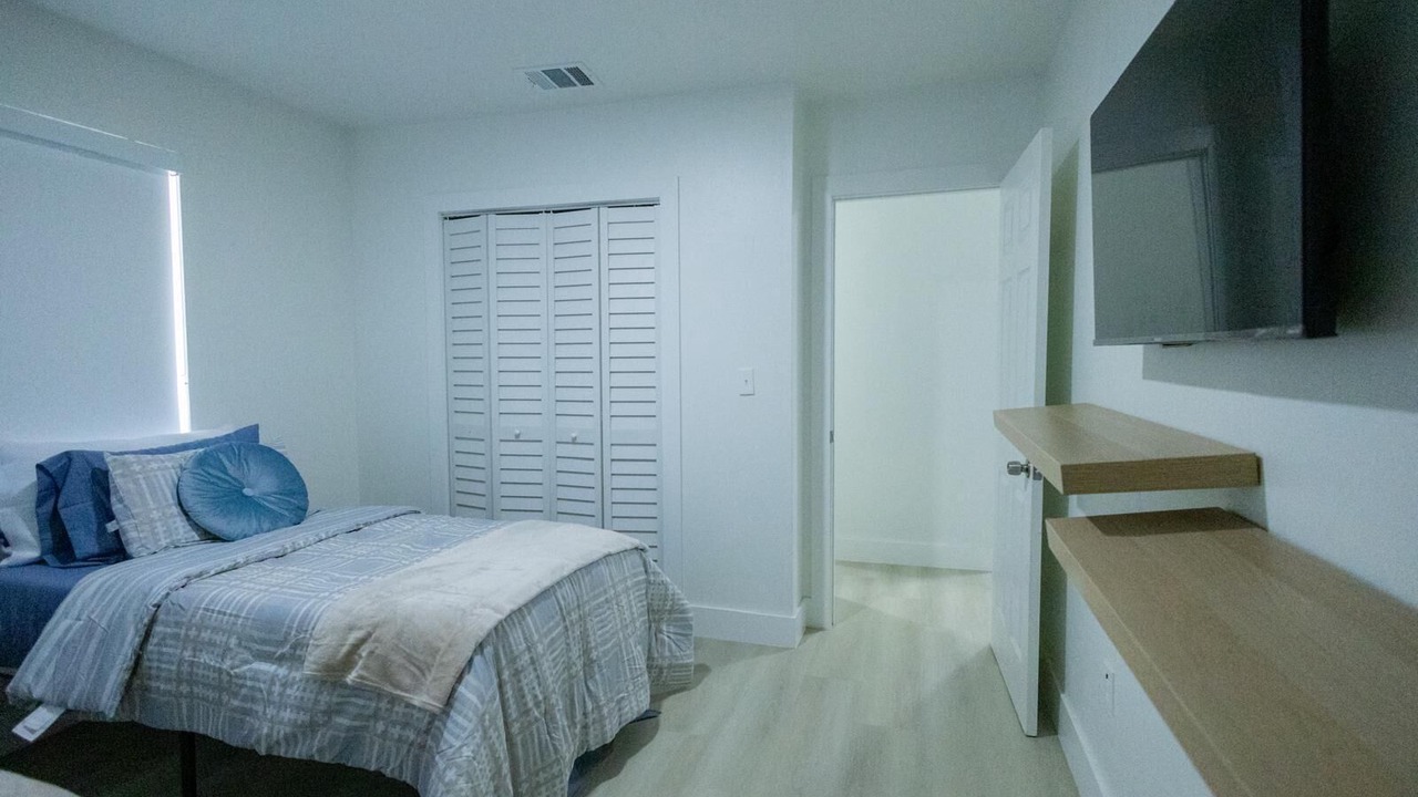 Photo of Bedroom in Allapattah