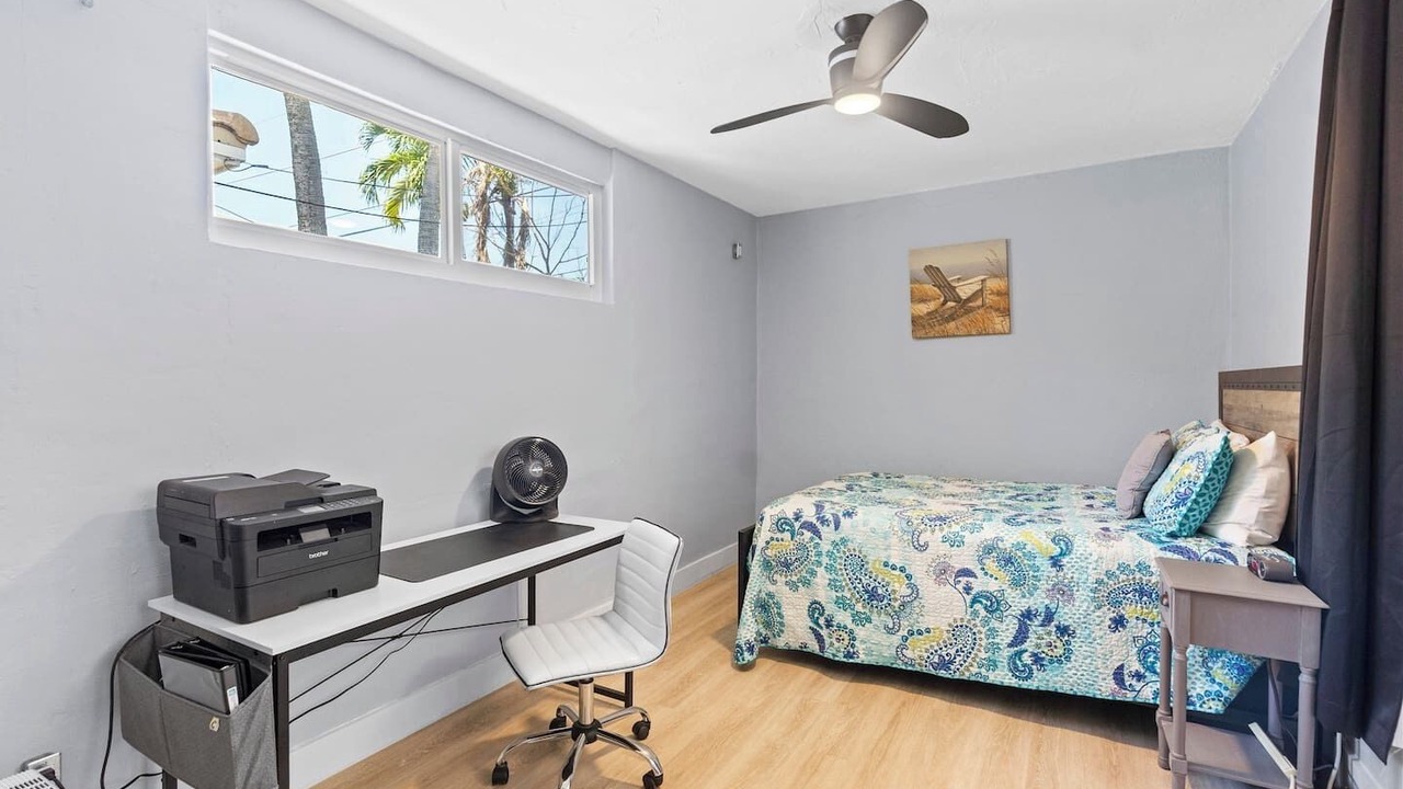 Photo of Bedroom in Lauderdale Beach