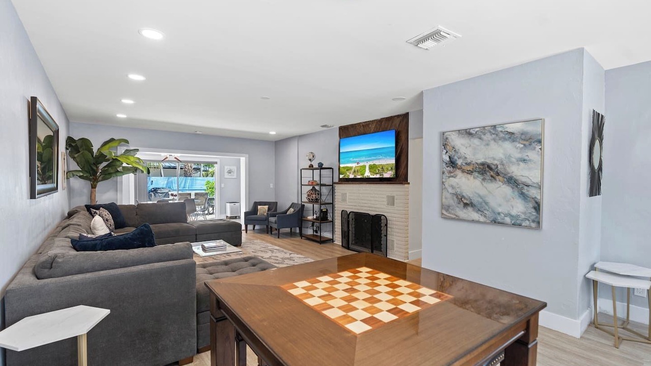 Photo of Livingroom in Lauderdale Beach