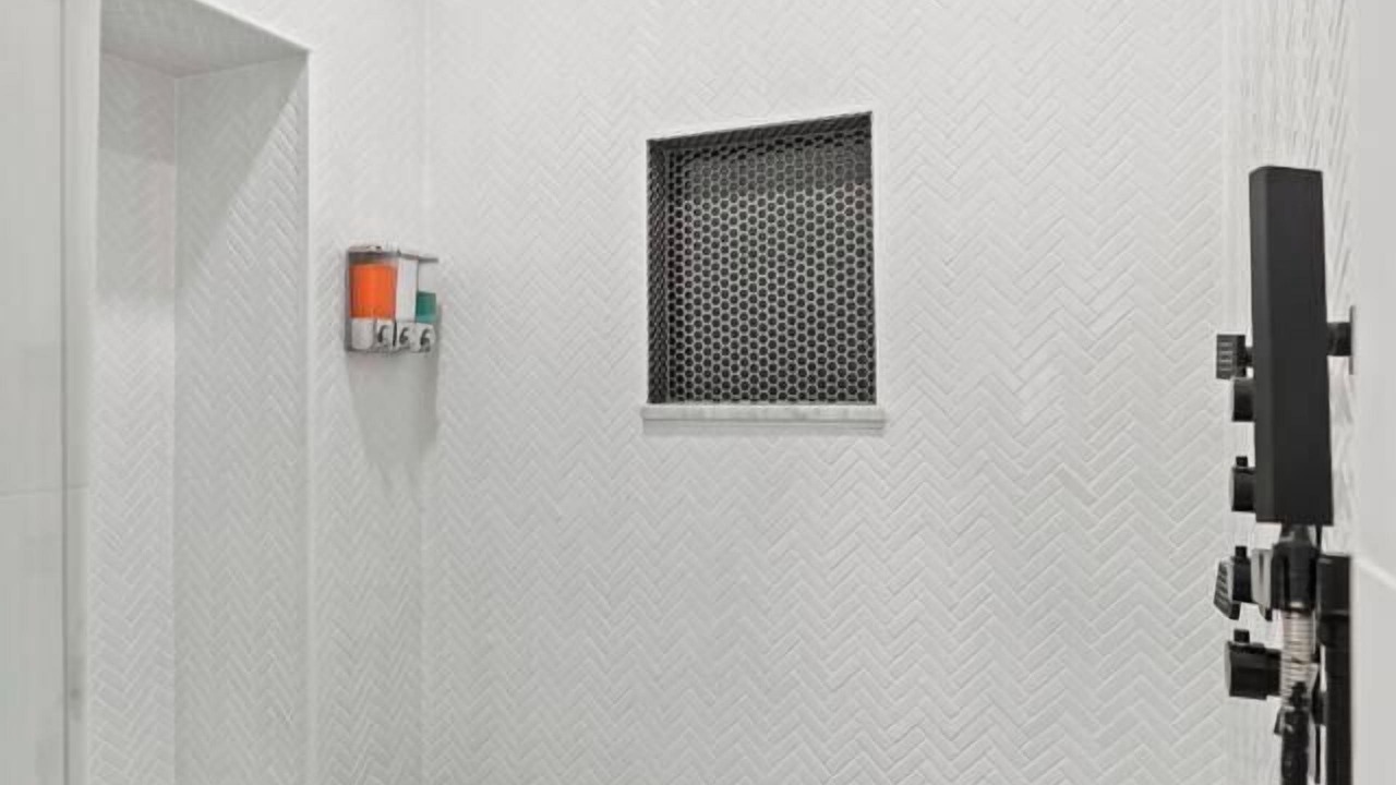 Photo of Bathroom in Lauderdale Beach