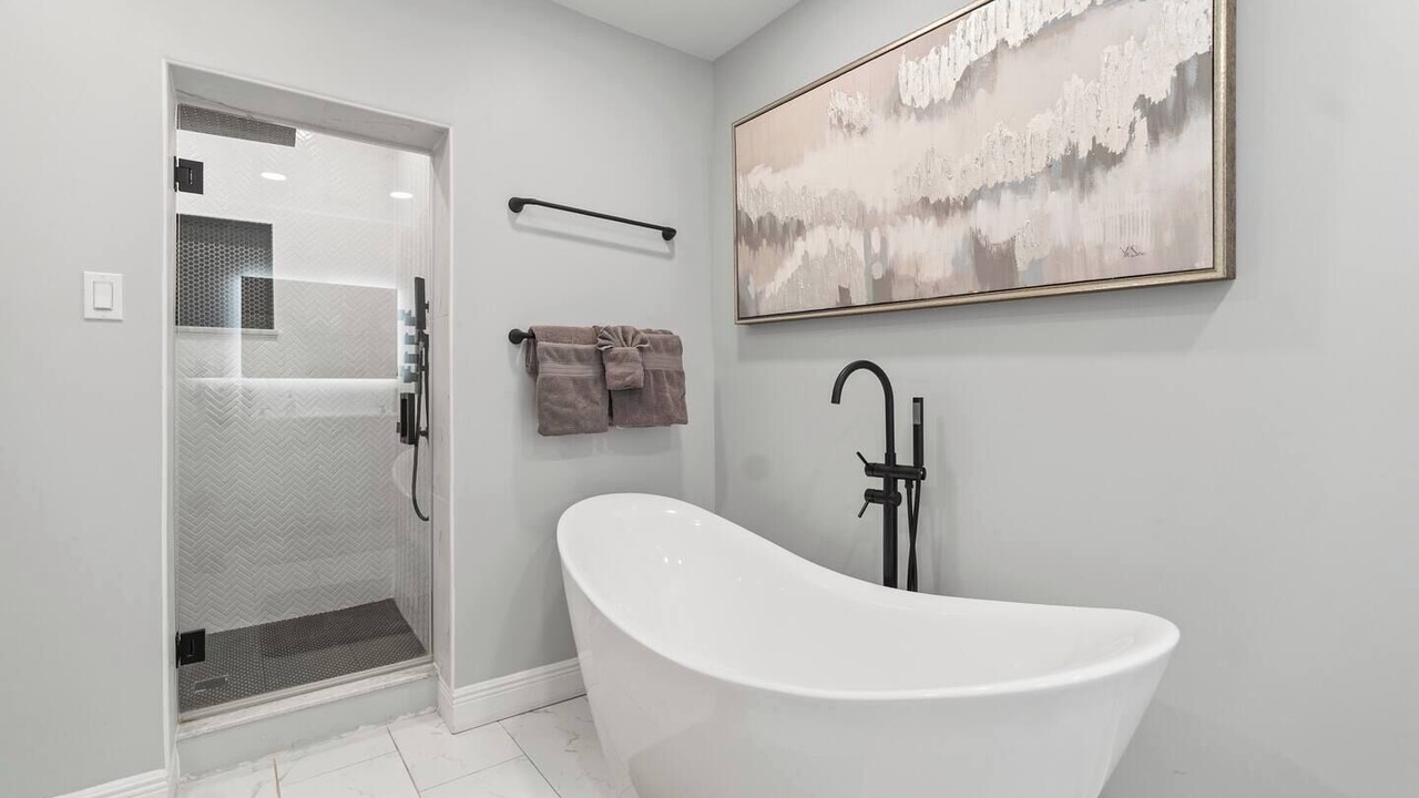 Photo of Bathroom in Lauderdale Beach