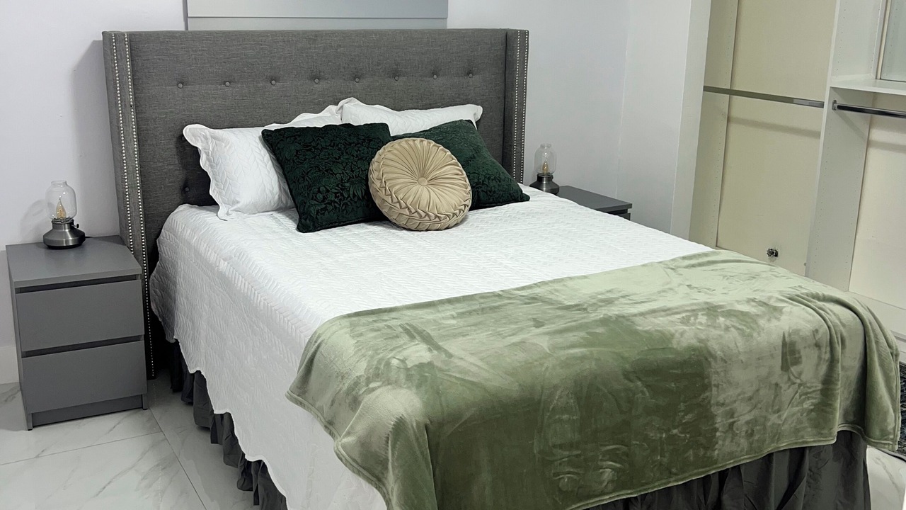 Photo of Bedroom in Hialeah