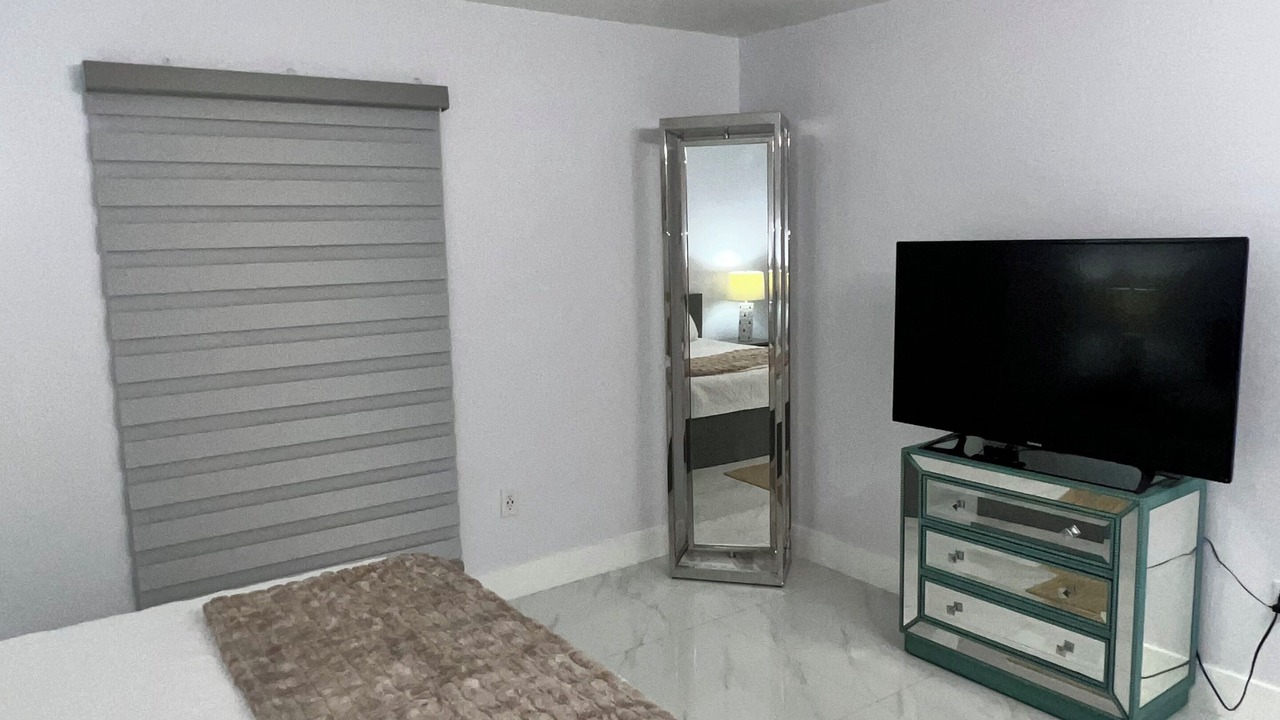Photo of Bedroom in Hialeah