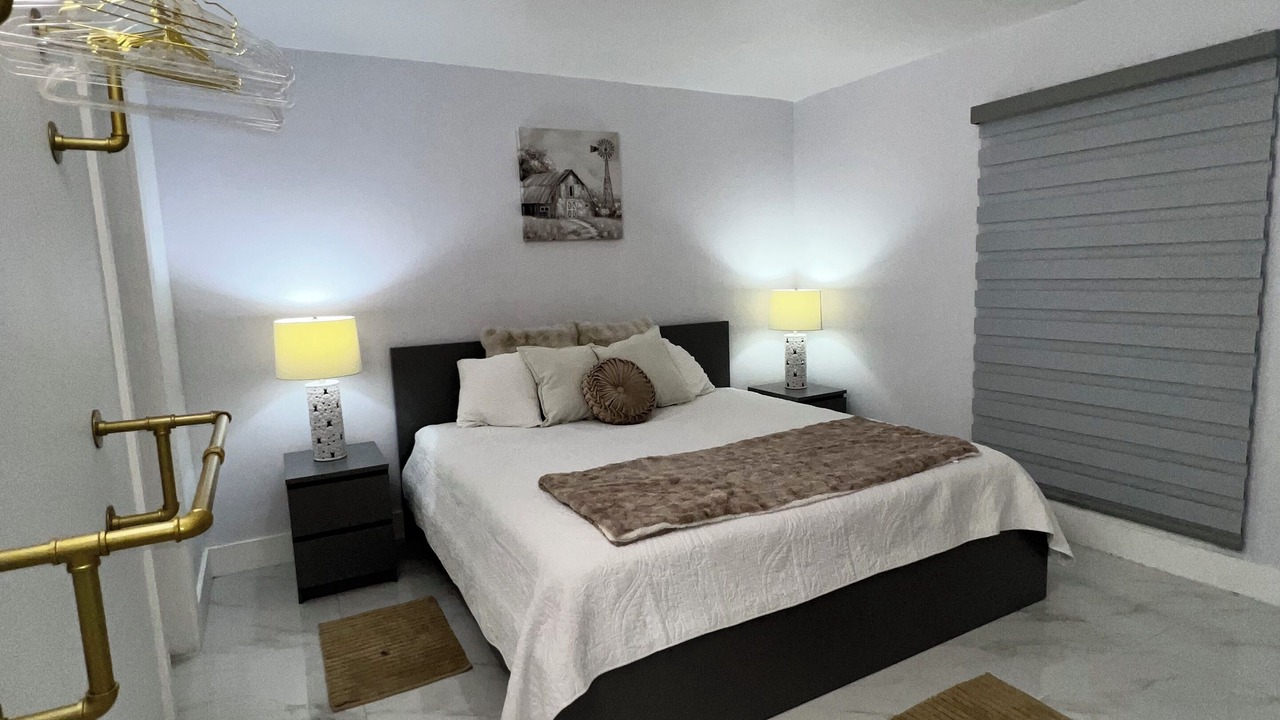 Photo of Bedroom in Hialeah
