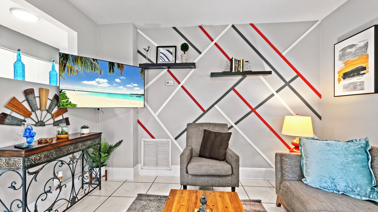 Photo of Livingroom in Middle River Terrace