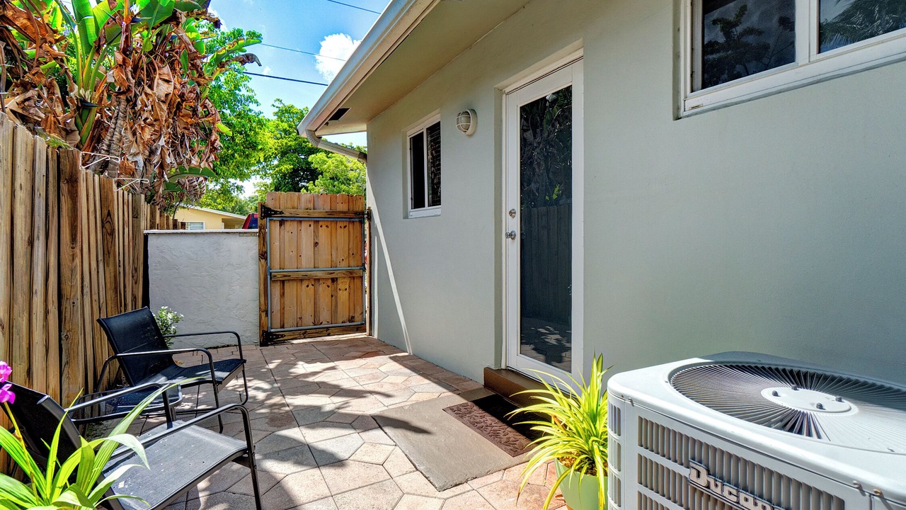 Photo of Patio Balcony in Middle River Terrace