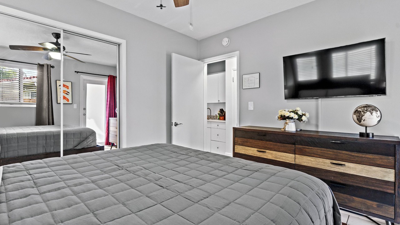 Photo of Bedroom in Middle River Terrace