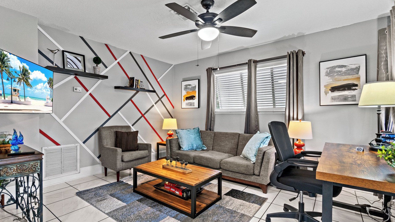 Photo of Livingroom in Middle River Terrace