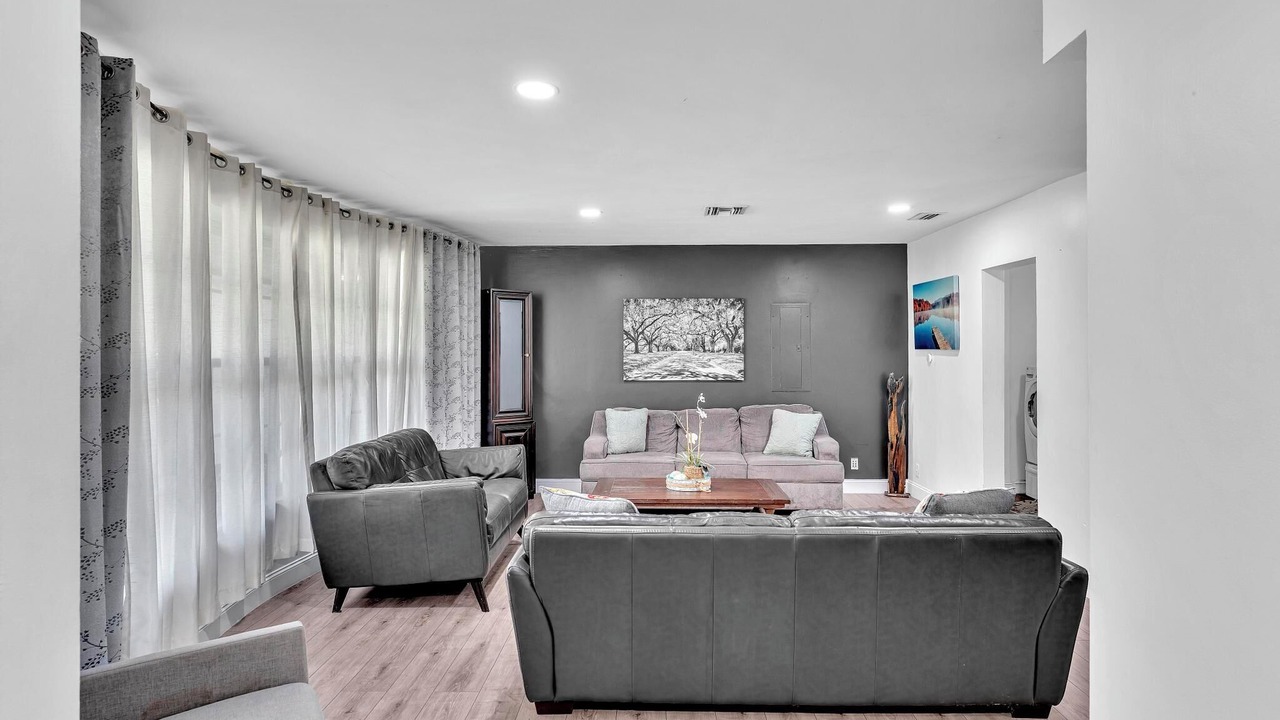 Photo of Livingroom in Highland Garden