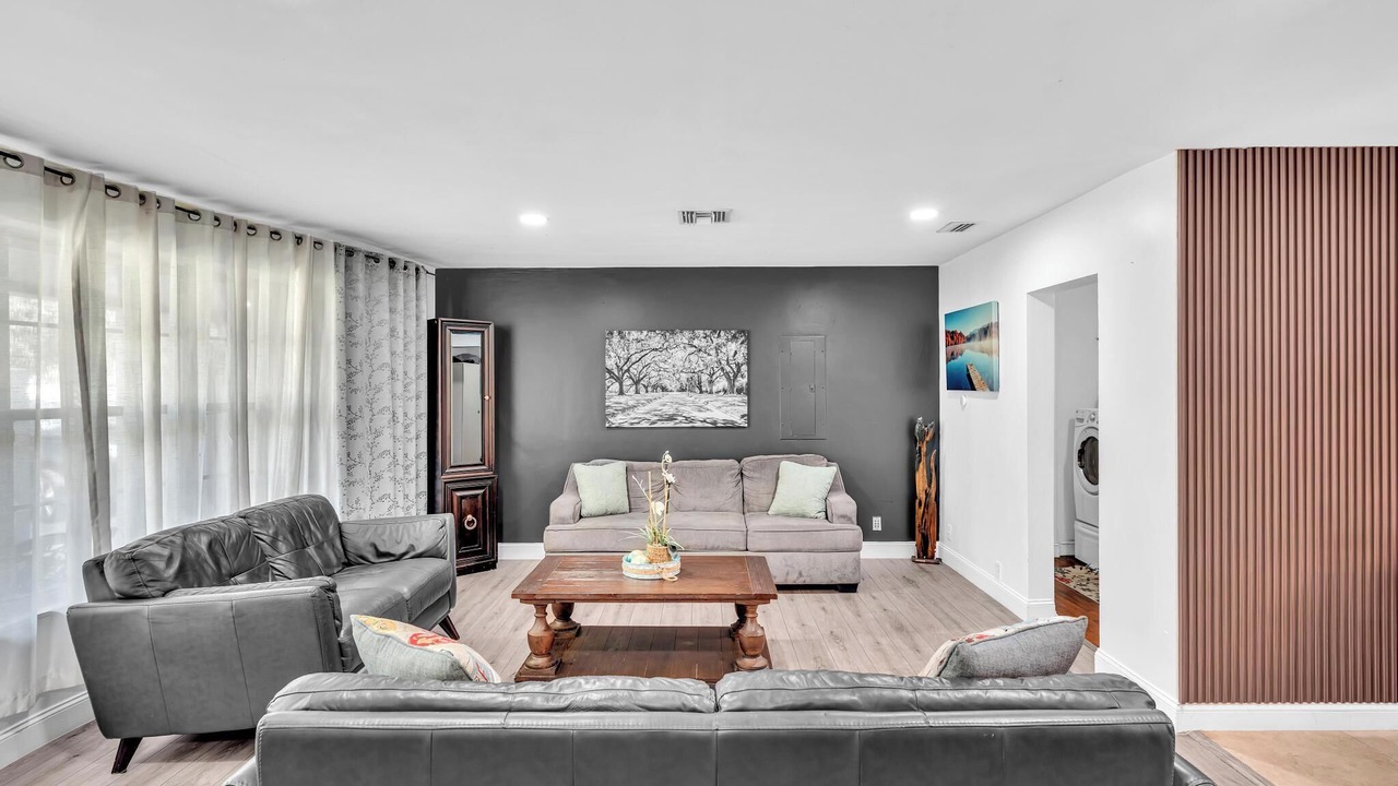 Photo of Livingroom in Highland Garden
