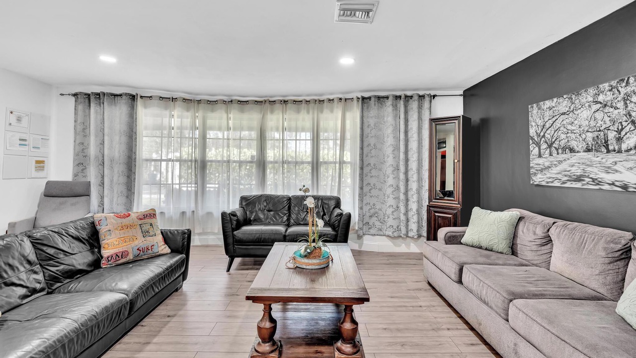 Photo of Livingroom in Highland Garden