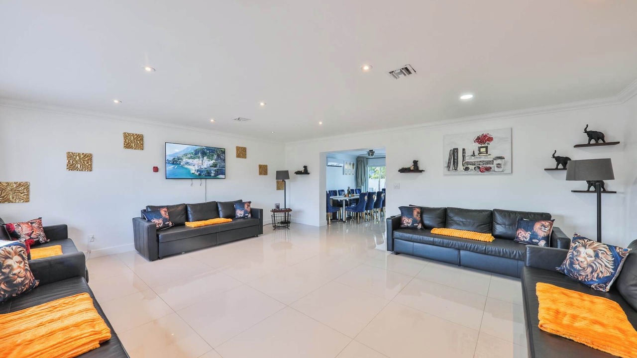 Photo of Livingroom in Ives Estates