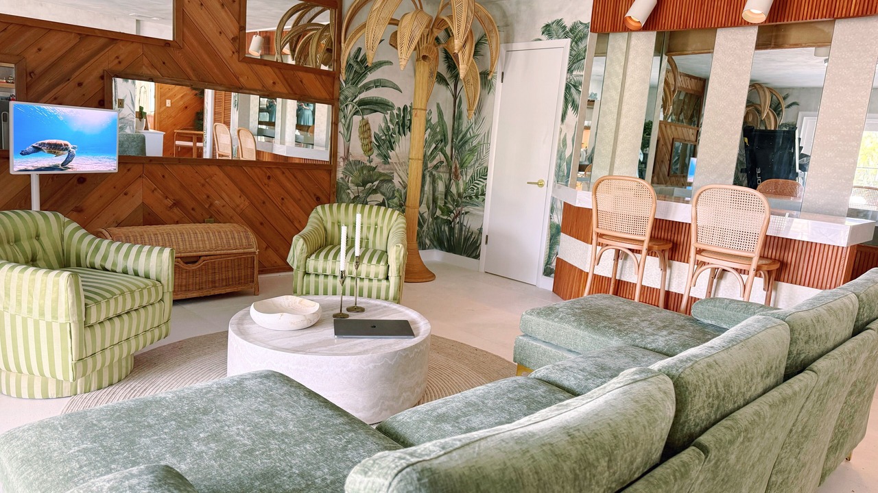 Photo of Livingroom in North Central Hollywood