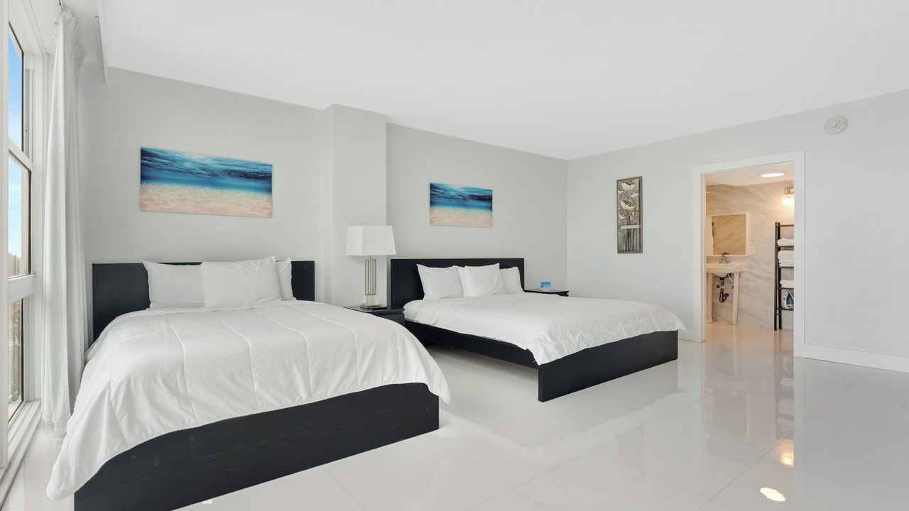 Photo of Bedroom in Bermuda Riviera