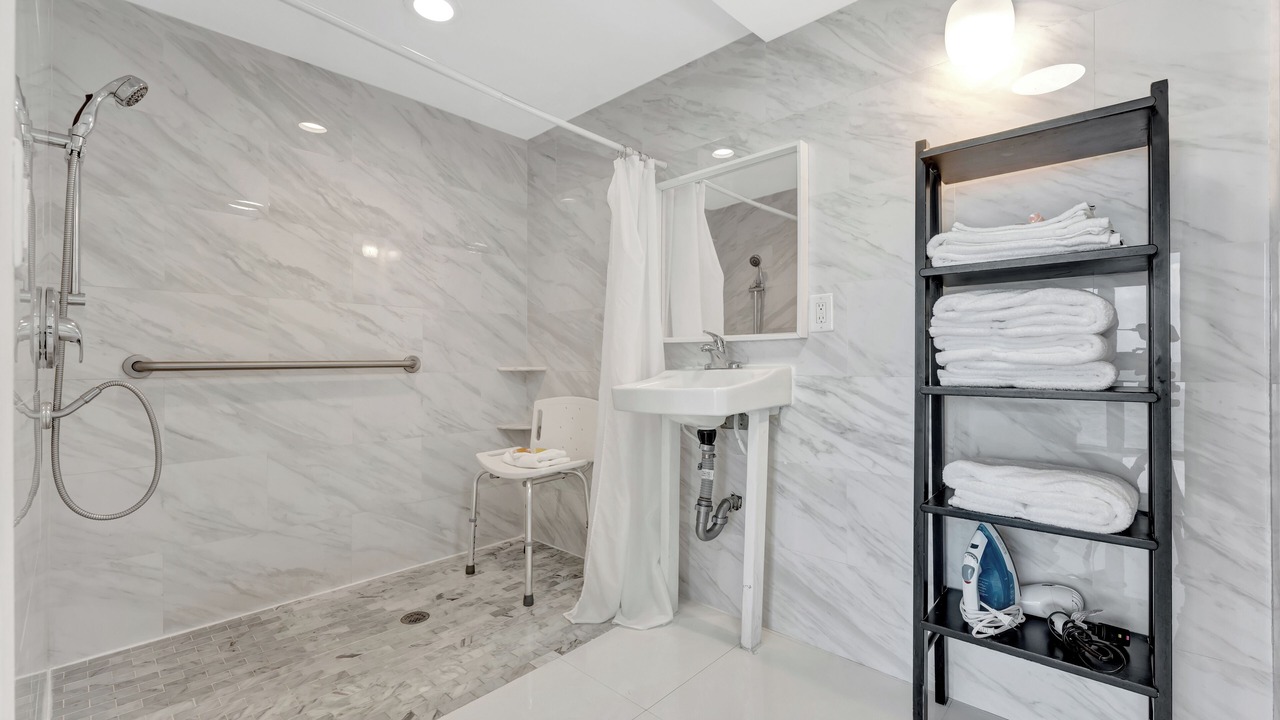 Photo of Bathroom in Bermuda Riviera