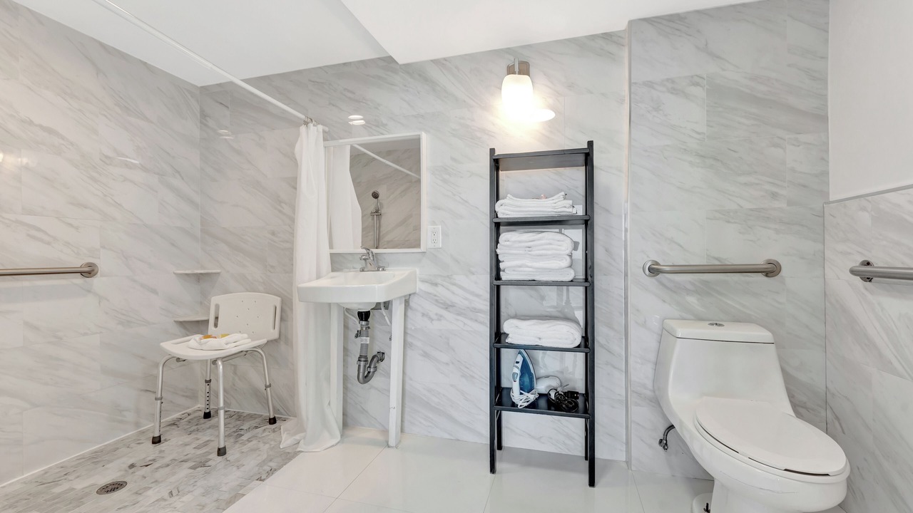 Photo of Bathroom in Bermuda Riviera