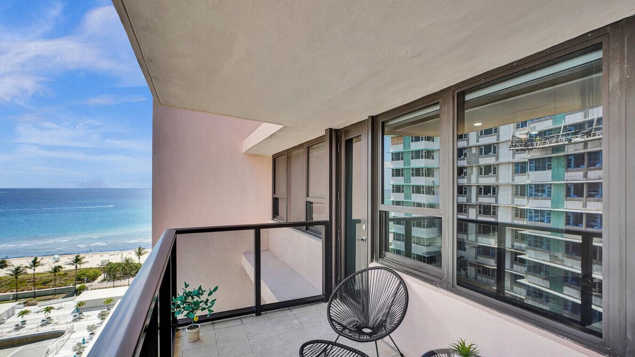 Photo of Outdoor in Mid Beach