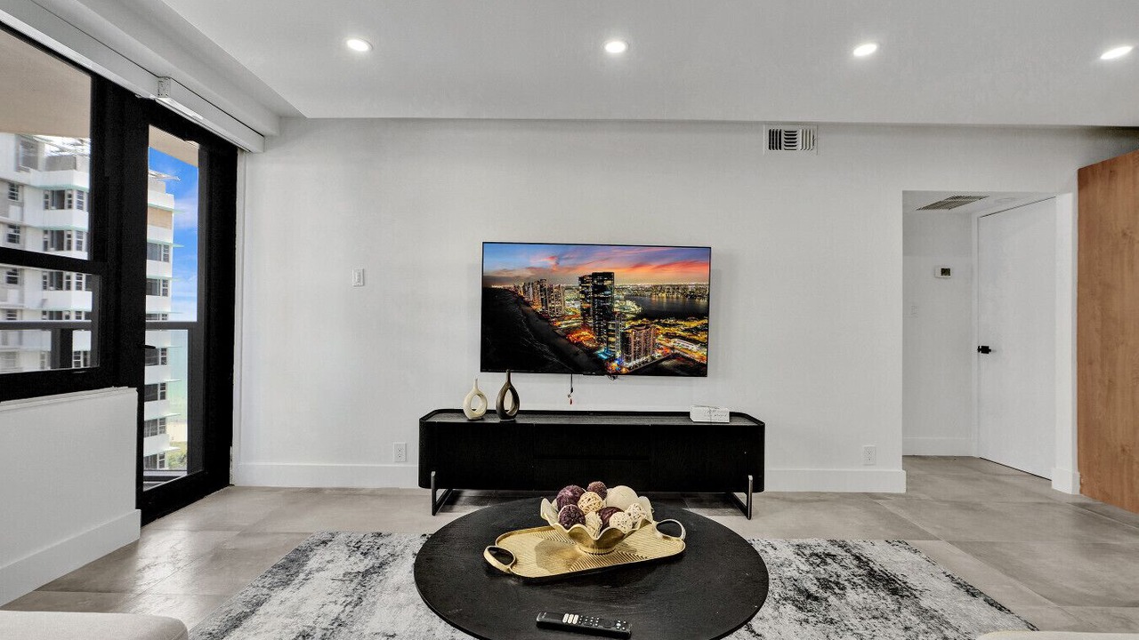 Photo of Livingroom in Mid Beach