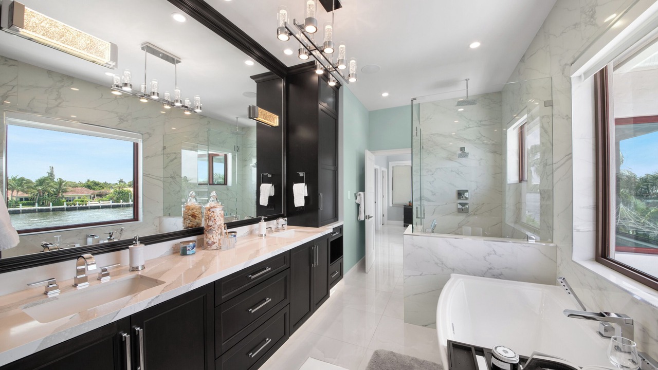 Photo of Bathroom in The Landings