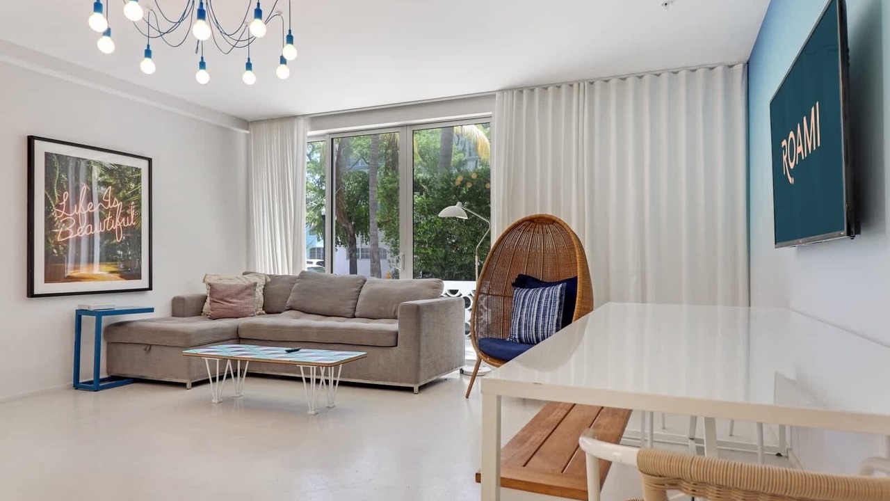 Photo of Livingroom in South Pointe