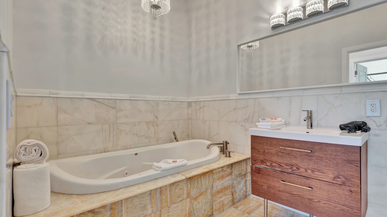 Photo of Bathroom in Bermuda Riviera