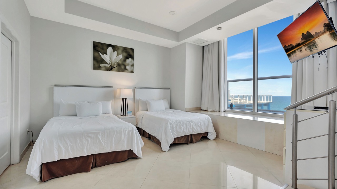 Photo of Bedroom in Bermuda Riviera