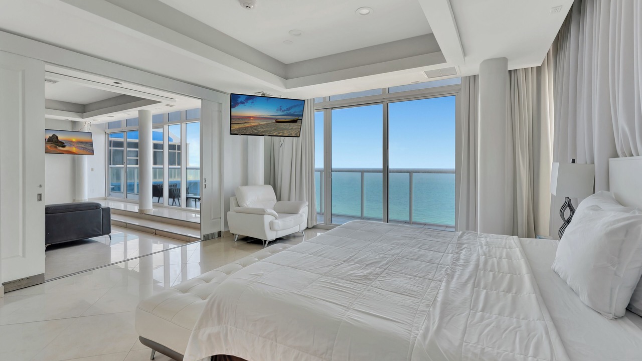 Photo of Bedroom in Bermuda Riviera