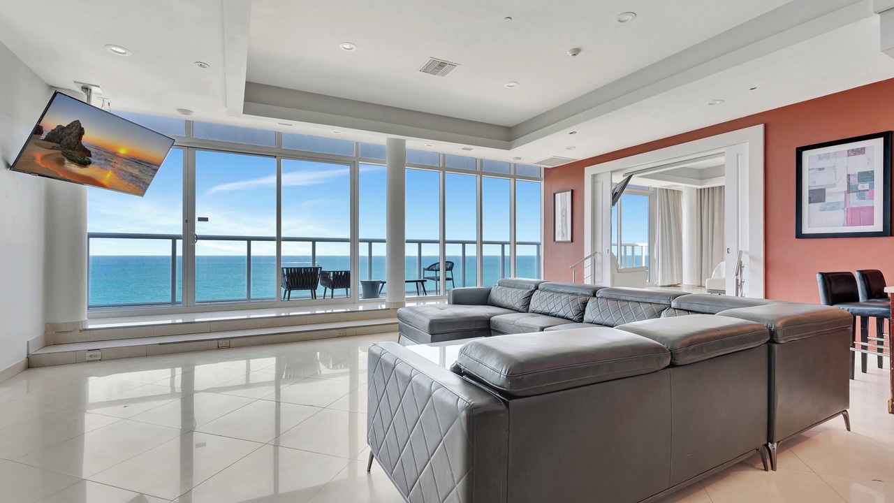 Photo of Livingroom in Bermuda Riviera