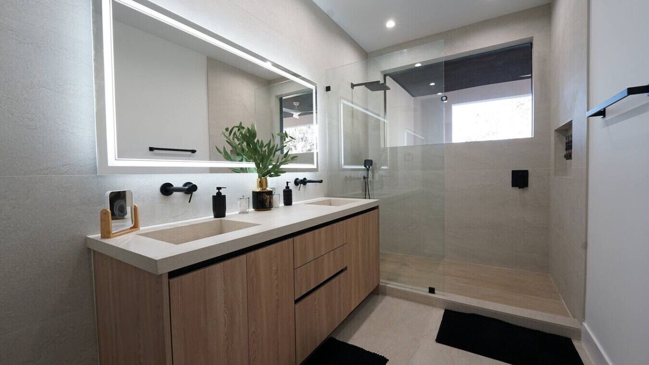 Photo of Bathroom in Harbordale
